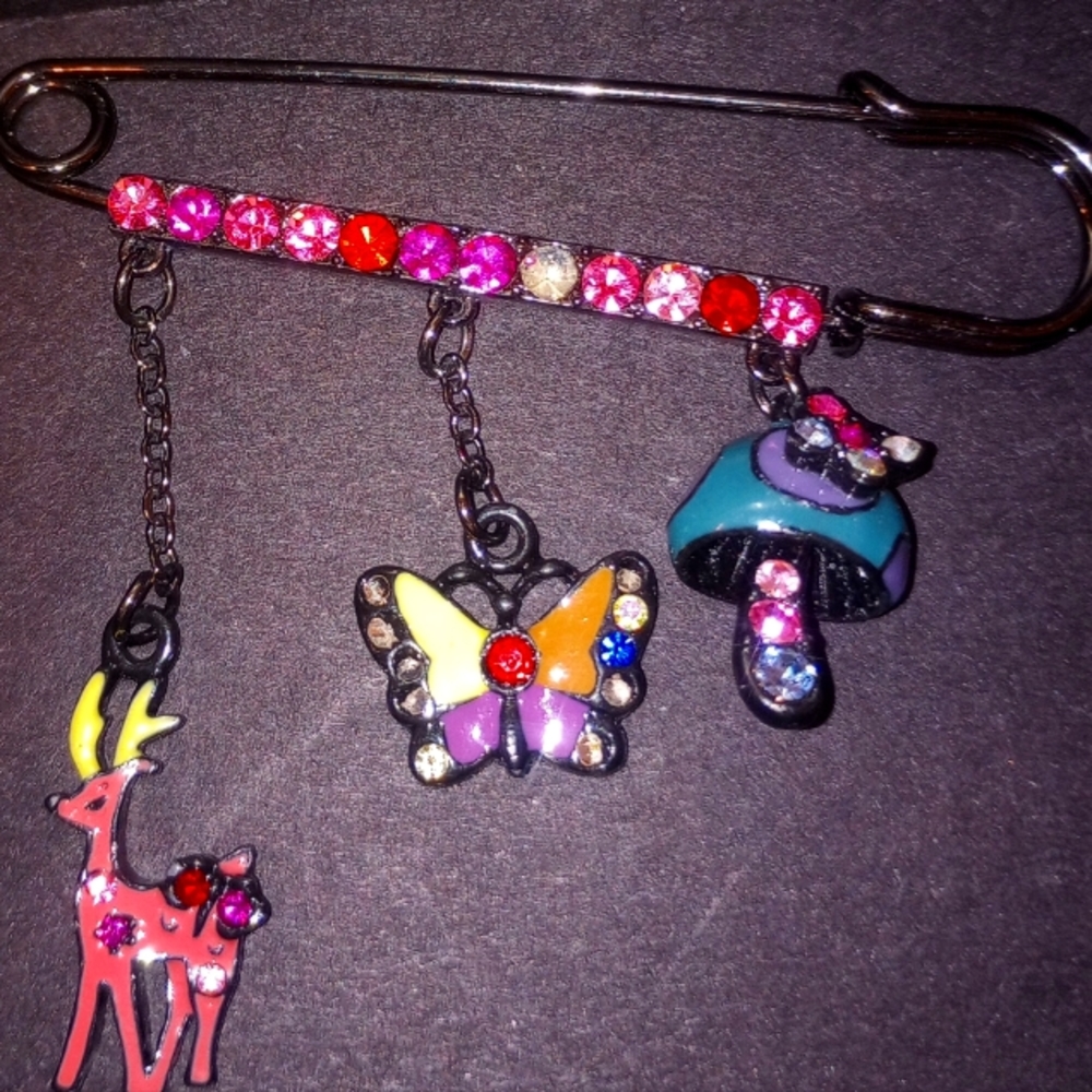 5 safety pins